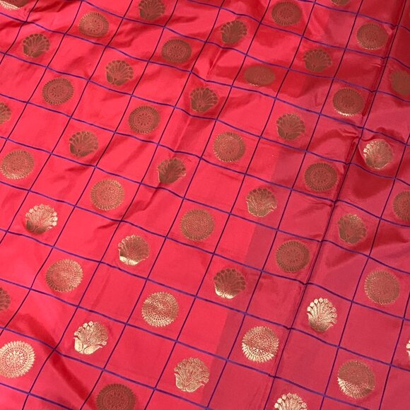 Pink check Indian traditional soft silk saree for women - Picture 14 of 15